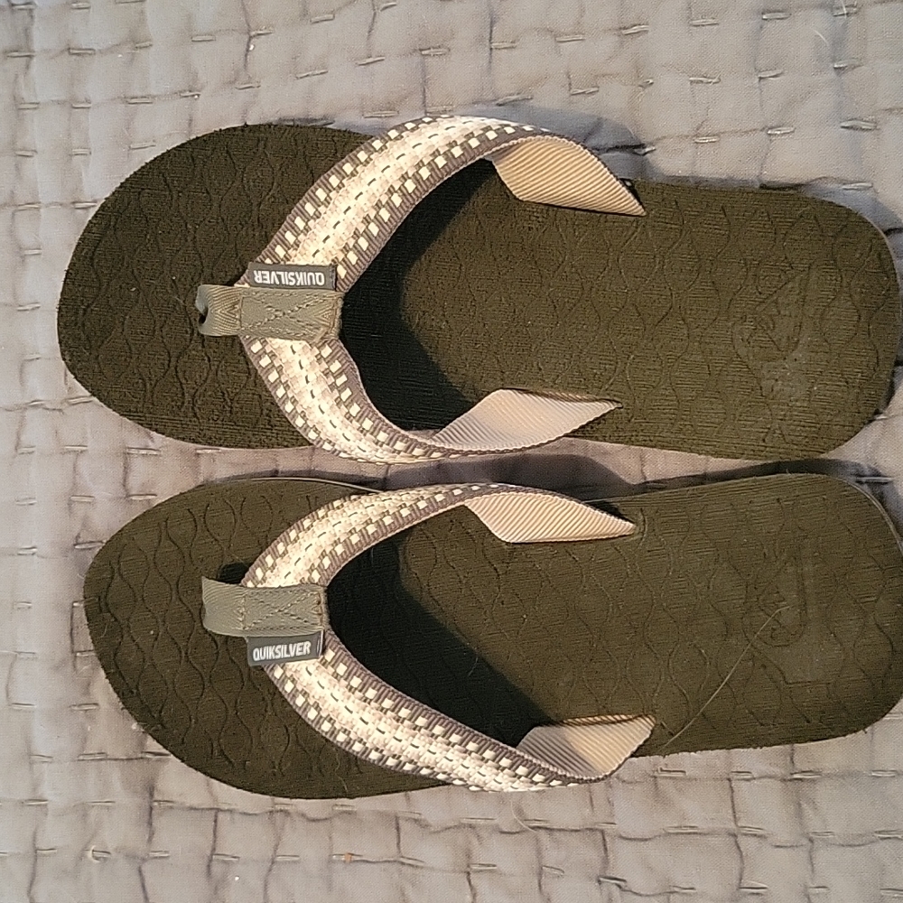 Mens Quicksilver flip flops size 7